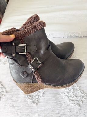 Patrizia brown buckle ankle boots size 40/9